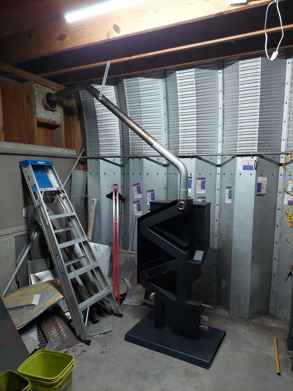 US Stove GW1949 Wiseway Non-Electric Pellet Stove, 40000 BTU, Heats Up To 2000 sq ft customer photo 2