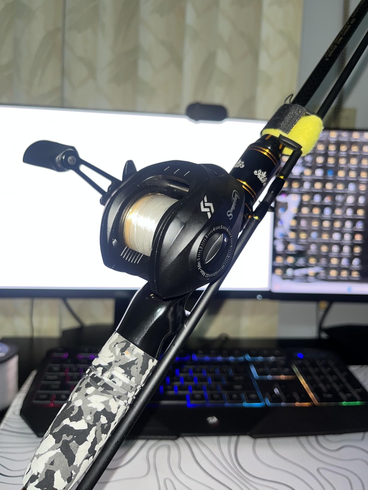 E Series - Camo Legend 2-Piece 7-Feet Casting Rod 24 Ton Carbon Fiber Baitcasting with 2 Tips - Medium and Medium Heavy Portable Bass Fishing Rod Baitcaster customer photo 2