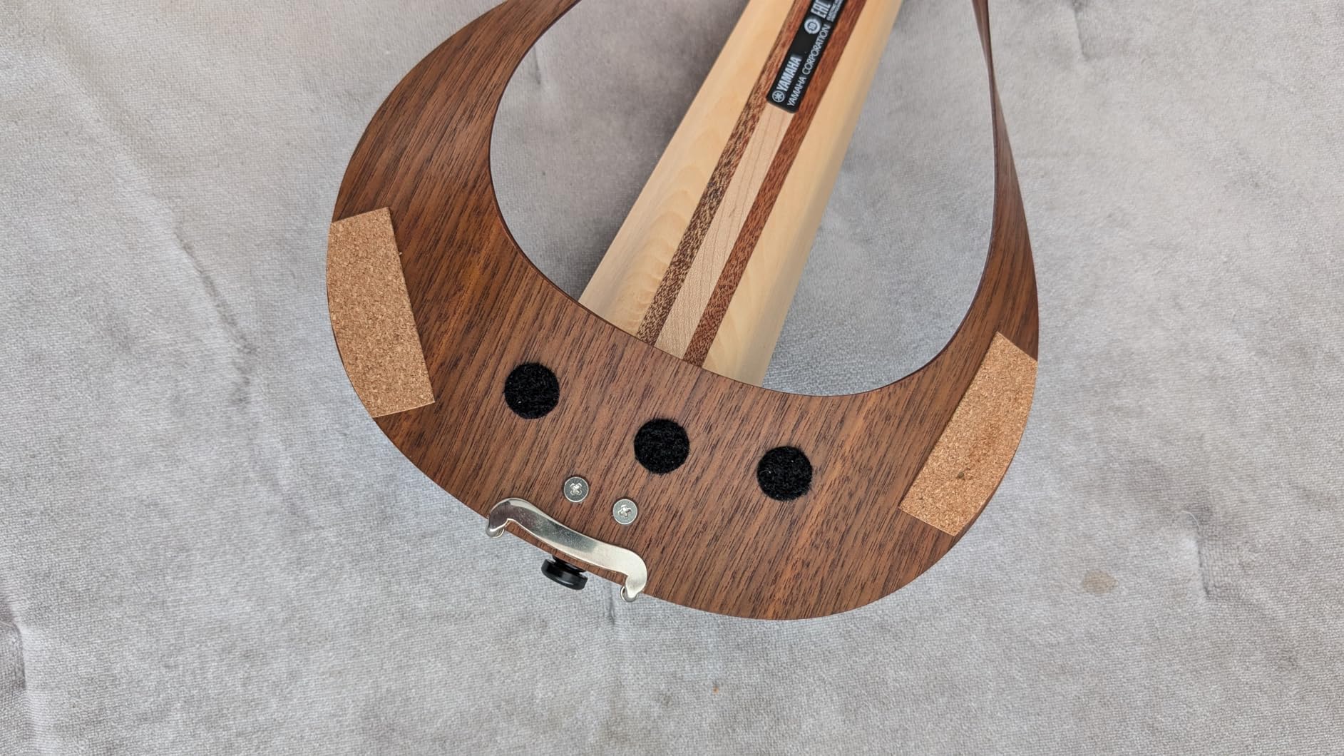 Yamaha YEV105NT Electric Violin, Natural, 5 String customer photo 2