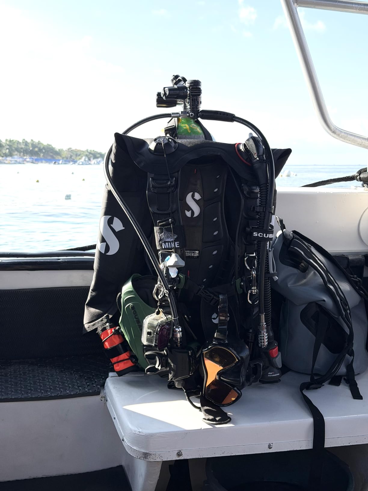 SCUBAPRO Hydros Pro Men's Back Inflated Scuba BCD Recreational and Travel Scuba Diving customer photo 2