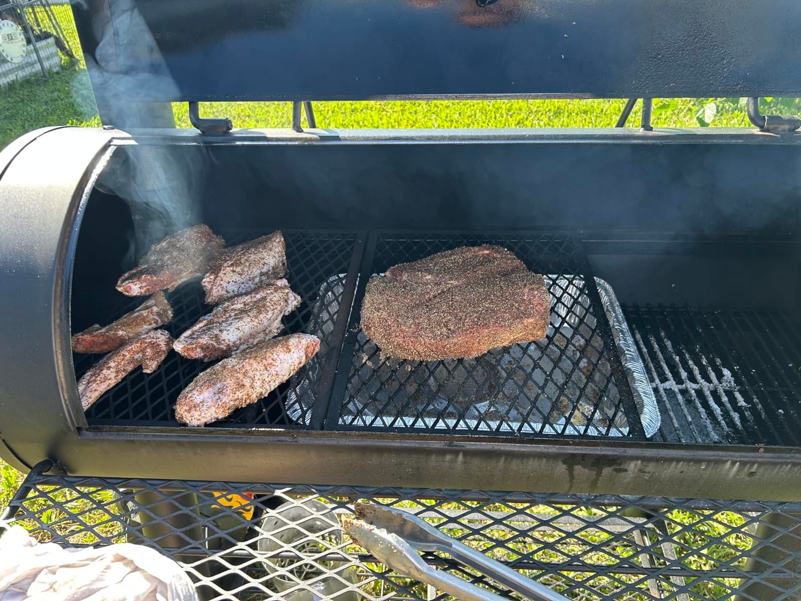 Char-Griller® Competition Pro® Barrel Grill and Offset Smoker, Includes Side Fire Box for Texas-Style Offset Smoking, Metal Cooking Grates, 1,010 Cooking Square Inches in Black, Model 2823 in Black customer photo 1