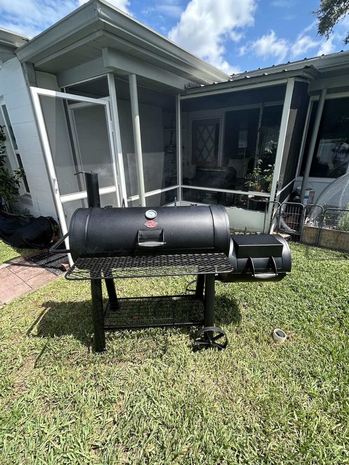 Char-Griller® Competition Pro® Barrel Grill and Offset Smoker, Includes Side Fire Box for Texas-Style Offset Smoking, Metal Cooking Grates, 1,010 Cooking Square Inches in Black, Model 2823 in Black customer photo 2