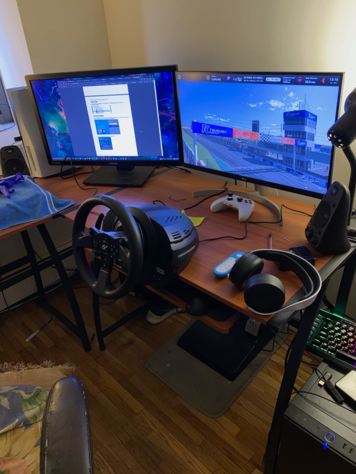 Thrustmaster T300RS GT Force Feedback Racing Wheel & 3 Pedal Set - PS5 & PC | Belt-driven motor, changeable rim, expandable with Thrustmaster shifters, for driving. farming simulators, cockpit ready customer photo 1