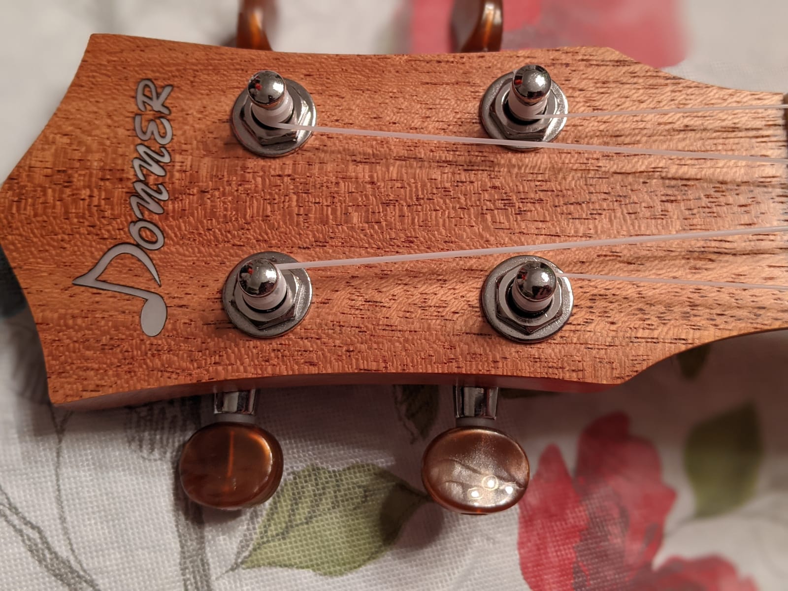 Donner Concert Ukulele Beginner Mahogany 23 Inch Ukelele Kit with Free Online Lesson Gig Bag Strap Nylon String Tuner Picks Cloth DUC-1 Gift Choice customer photo 2