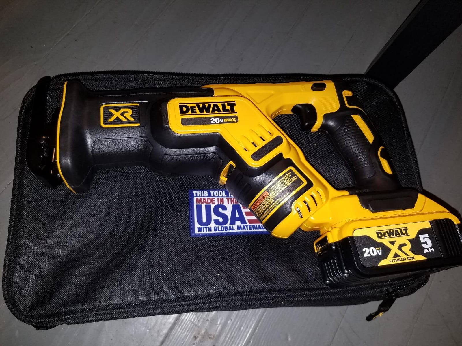 DEWALT 20V MAX XR Compact Reciprocating Saw, 5.0-Amp Hour, Cordless (DCS367P1) customer photo 1