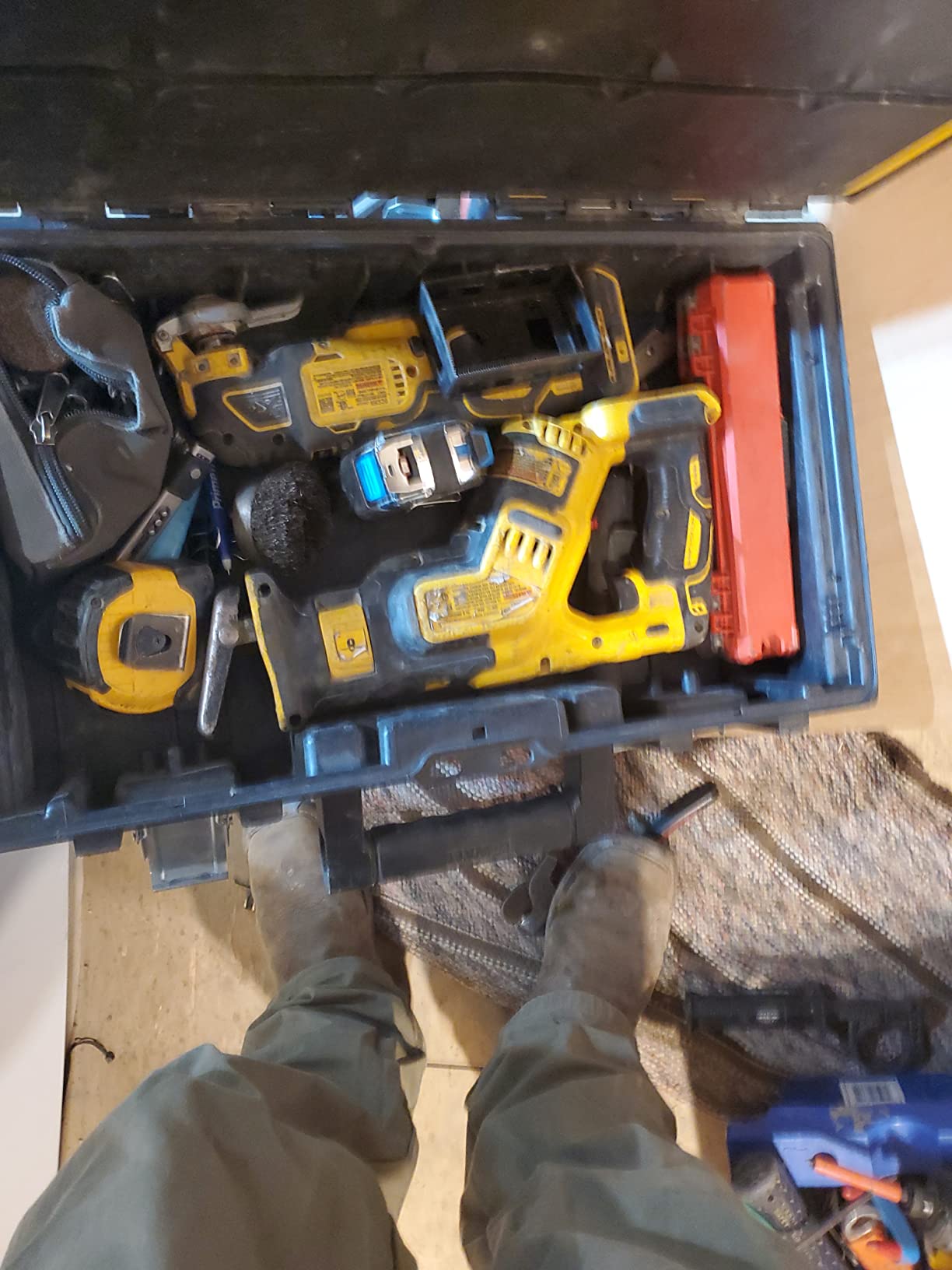 DEWALT 20V MAX XR Reciprocating Saw Cordless, Brushless, Compact, Variable Speed, Pivoting Head, LED Light, Tool Only (DCS367B) customer photo 1