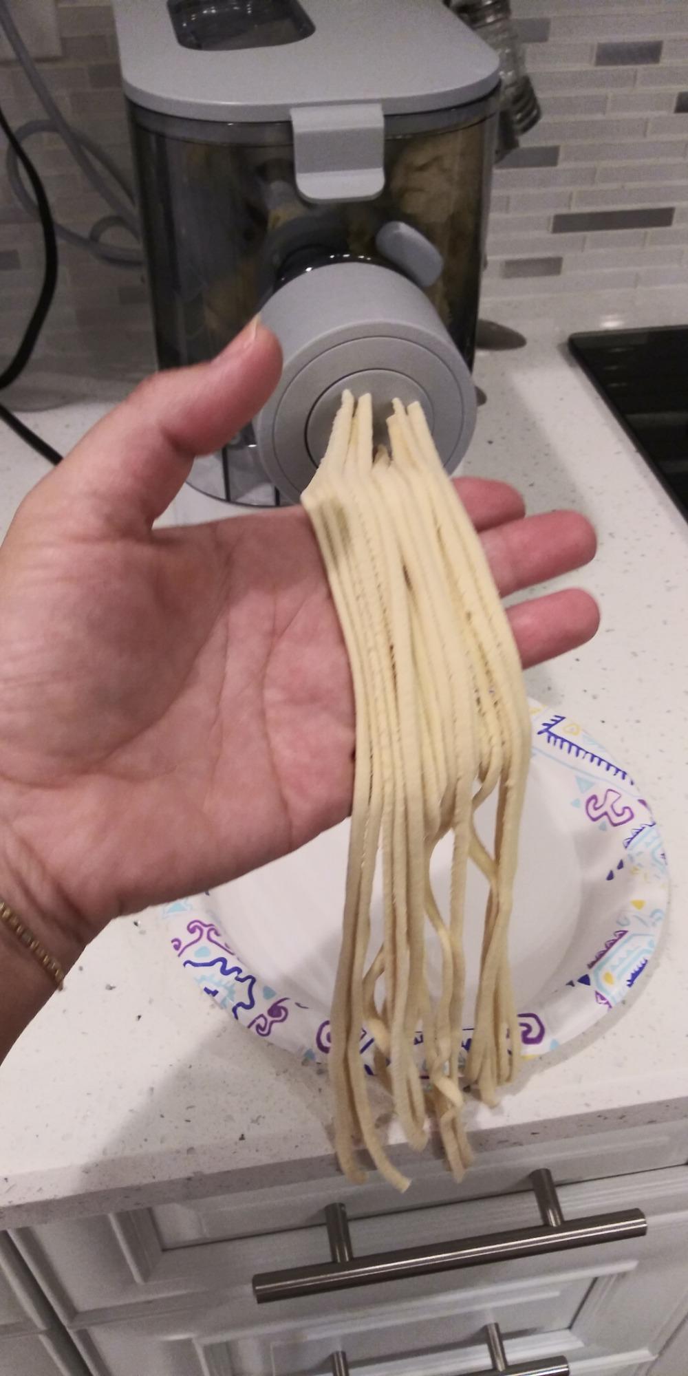 Philips Kitchen Appliances Compact Pasta and Noodle Maker, Viva Collection, Comes with 3 Default Classic Pasta Shaping Discs, Fully Automatic, Recipe Book, Small, Black (HR2371/05) customer photo 1