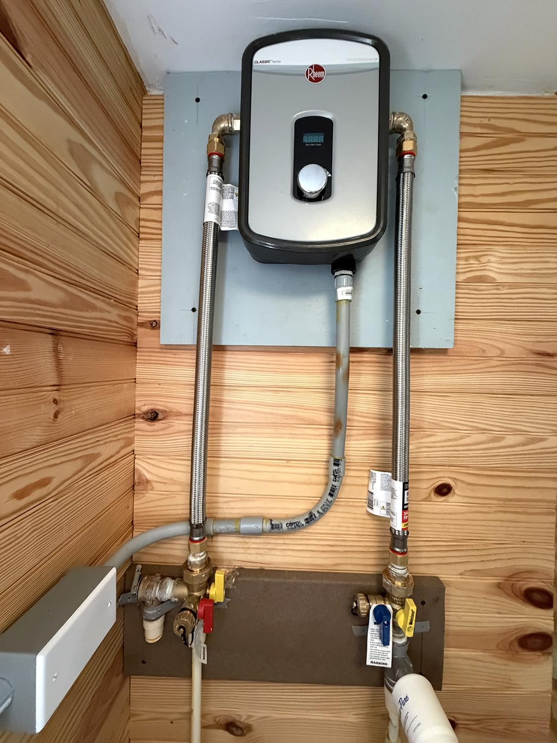 Rheem 18kW 240V Tankless Electric Water Heater, Gray customer photo 1