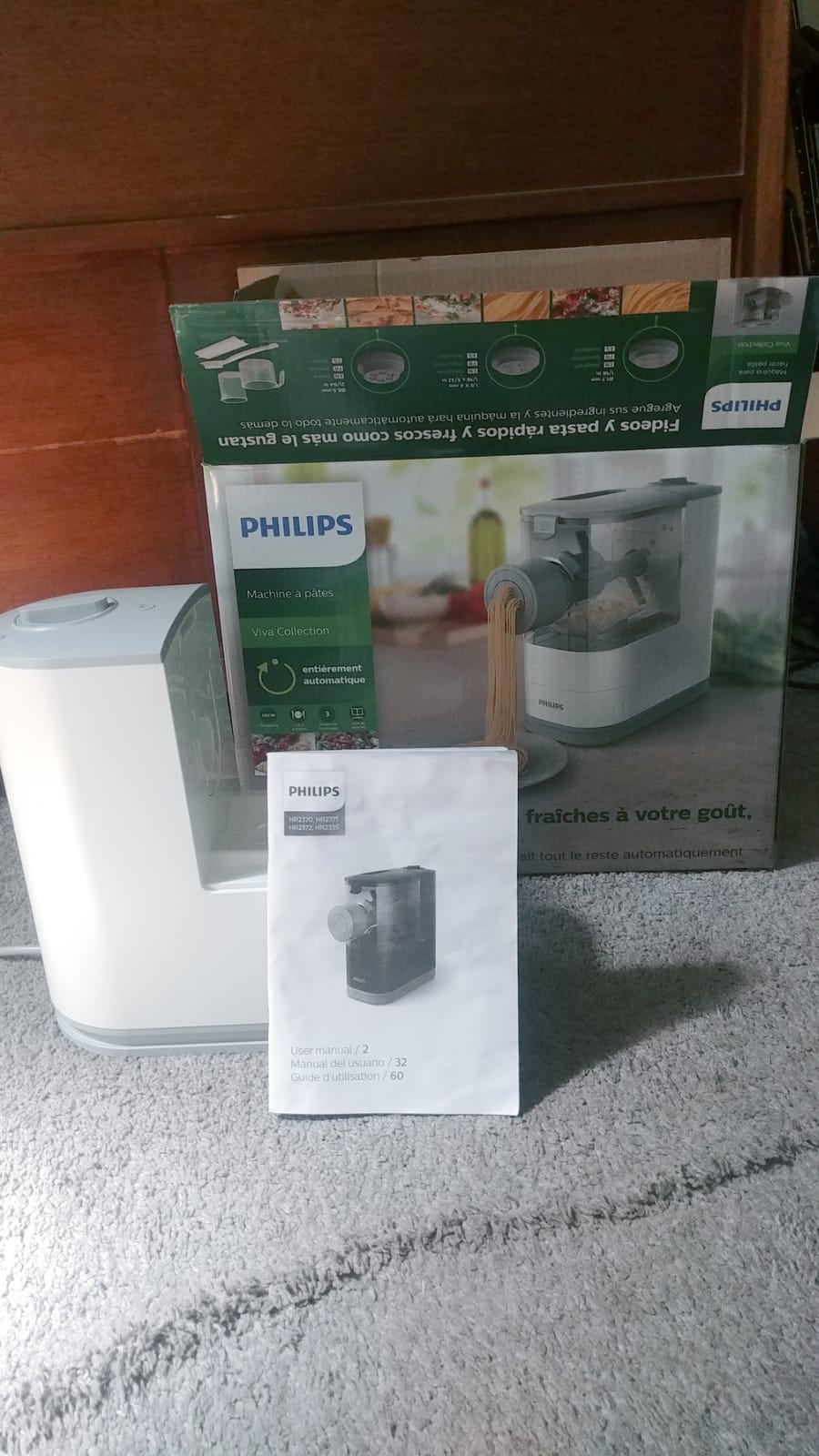 Philips Kitchen Appliances Compact Pasta and Noodle Maker, Viva Collection, Comes with 3 Default Classic Pasta Shaping Discs, Fully Automatic, Recipe Book, Small, White (HR2370/05) customer photo 1