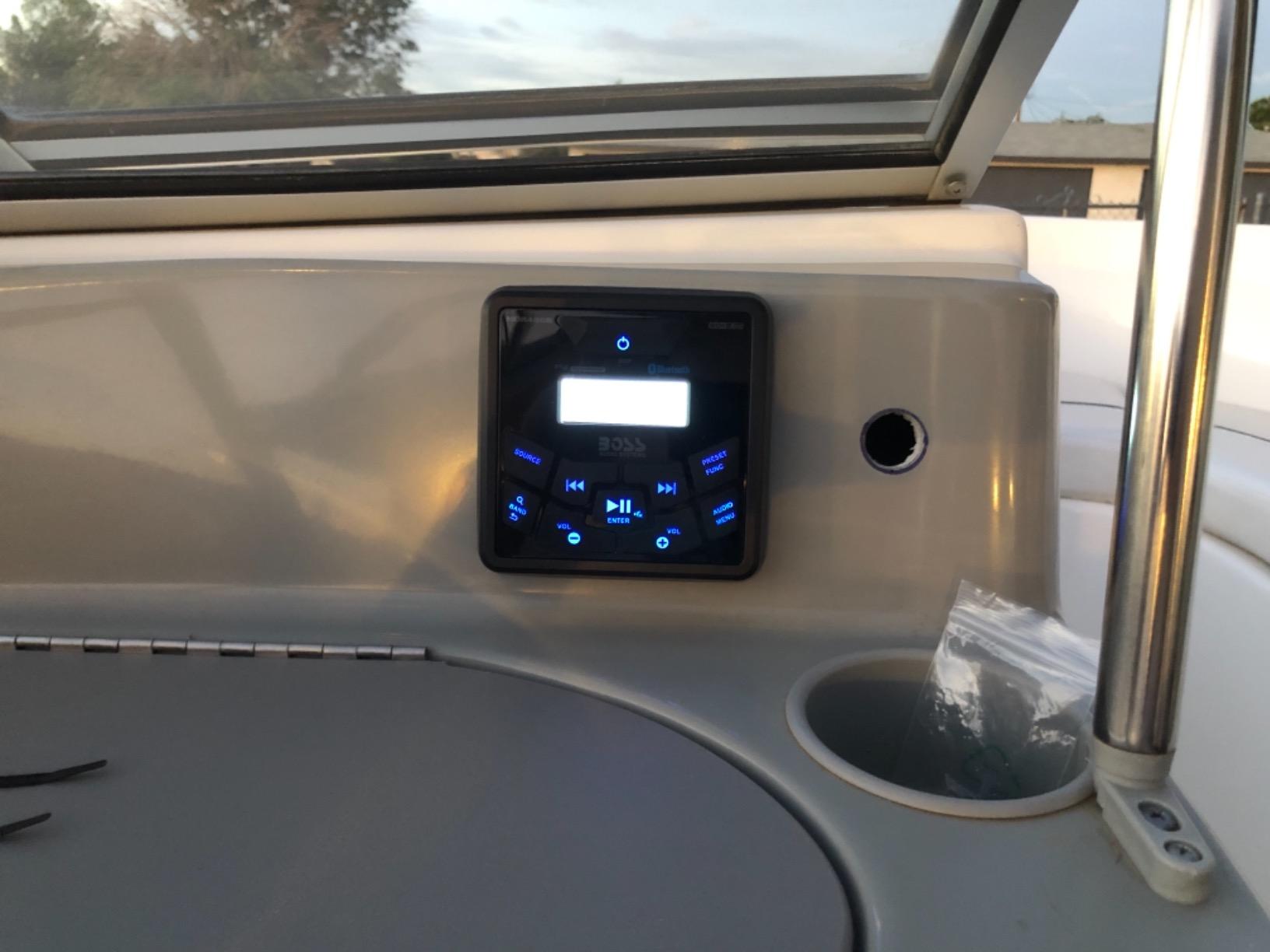 BOSS Audio Systems MGR450B Marine Boat Bluetooth Stereo, Amplified, No CD customer photo 2