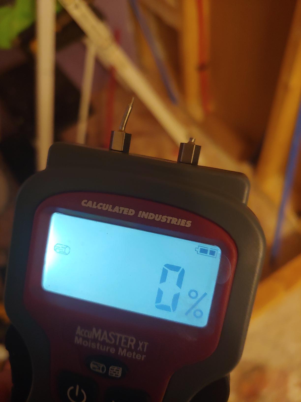 Calculated Industries 7440 AccuMASTER XT Digital Moisture Meter | Handheld | Pin Type | Backlit LCD Display | Detects Leaks, Damp and Moisture in Wood, Walls, Ceilings, Carpet and Firewood customer photo 1
