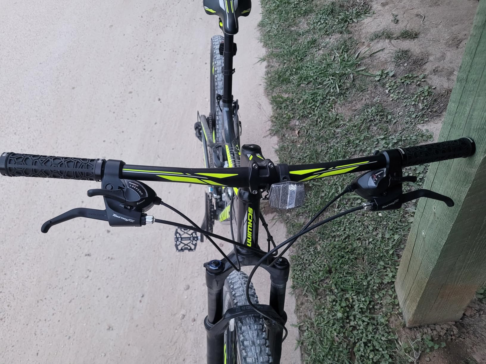 Schwinn Traxion Mountain Bike for Adult Men Women, 29-Inch Wheels, Full Suspension, 24-Speed Shimano Drivetrain, Trigger Shifter, 18-Inch Aluminum Frame, Mechanical Disc Brake, Matte Grey/Neon Green customer photo 2