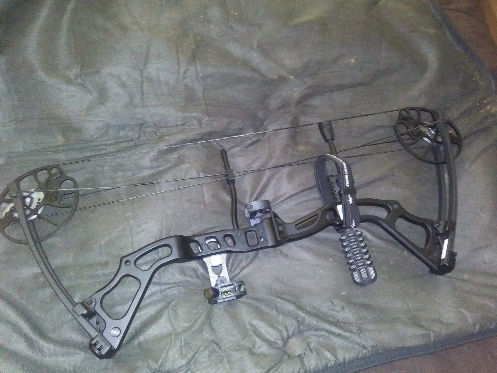 Southland Archery Supply SAS Feud 70 Lbs Compound Bow Target Field customer photo 2