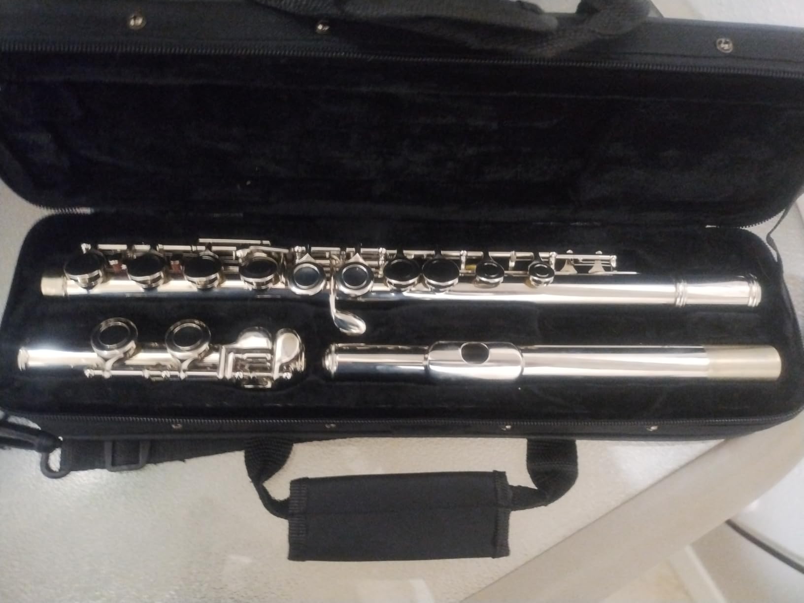 Mendini by Cecilio 16 Keys Closed Hole C Flute Kit for Beginners - Nickel | Beginner Flute Kit with Carrying Case, Stand, Tuning Rod, Adjustment Screws, Cork Grease, Lesson Book, Cleaning Kit, Gloves customer photo 2