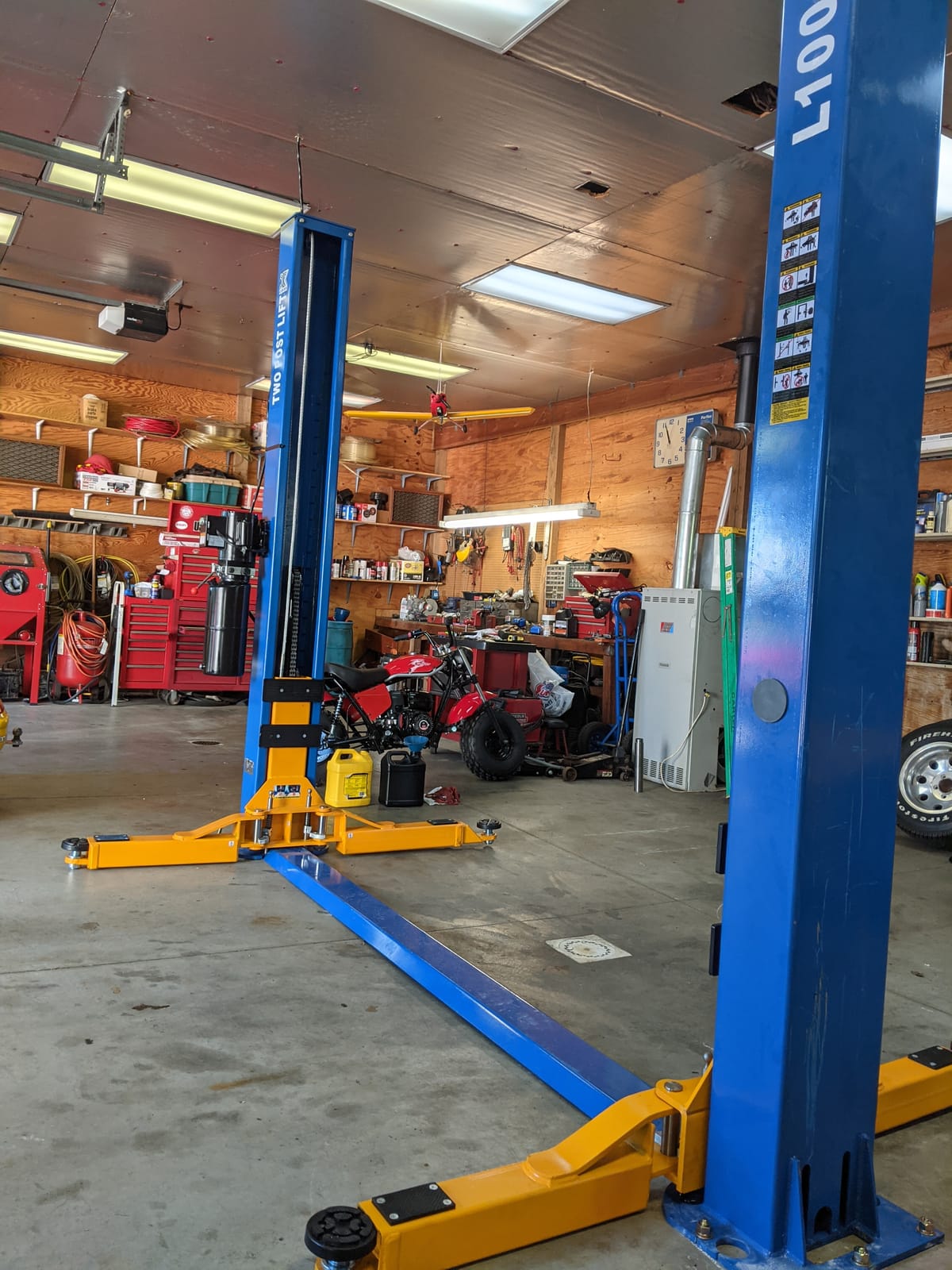 XK 2 Post Auto Car Lift 10000 lb Capacity Truck Clear Floor 220V,L1000 | Heavy-Duty Vehicle Lifting with Dual Safety Lock System, Suitable for Trucks, SUV, Automotive Repair Shops, Home Garages customer photo 1