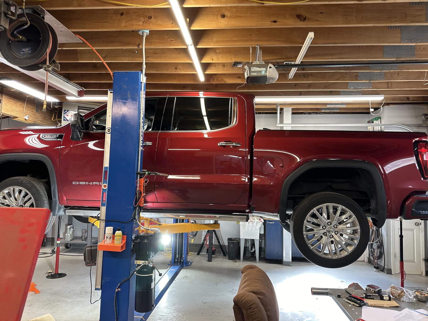 XK 2 Post Auto Car Lift 10000 lb Capacity Truck Clear Floor 220V,L1000 | Heavy-Duty Vehicle Lifting with Dual Safety Lock System, Suitable for Trucks, SUV, Automotive Repair Shops, Home Garages customer photo 2