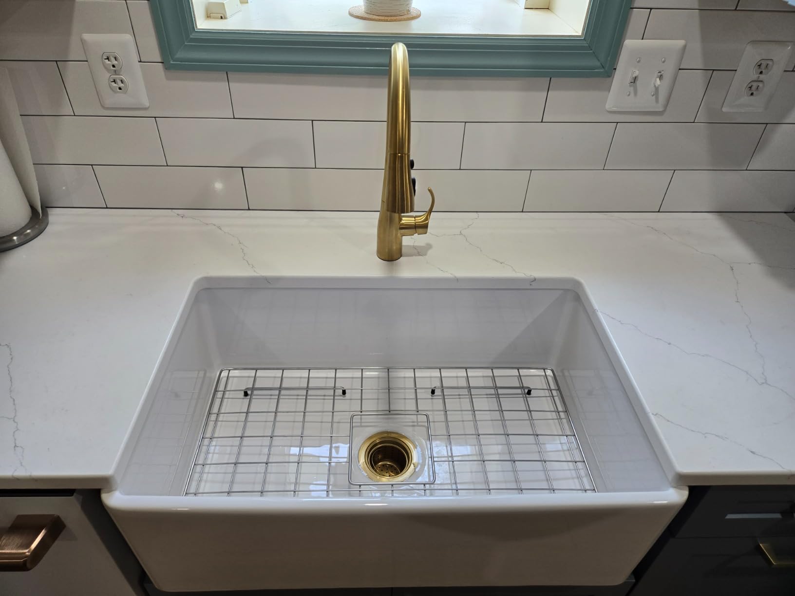 BOCCHI Classico Farmhouse Apron Front Fireclay 30 in. Single Bowl Kitchen Sink with Protective Bottom Grid and Strainer in White customer photo 1