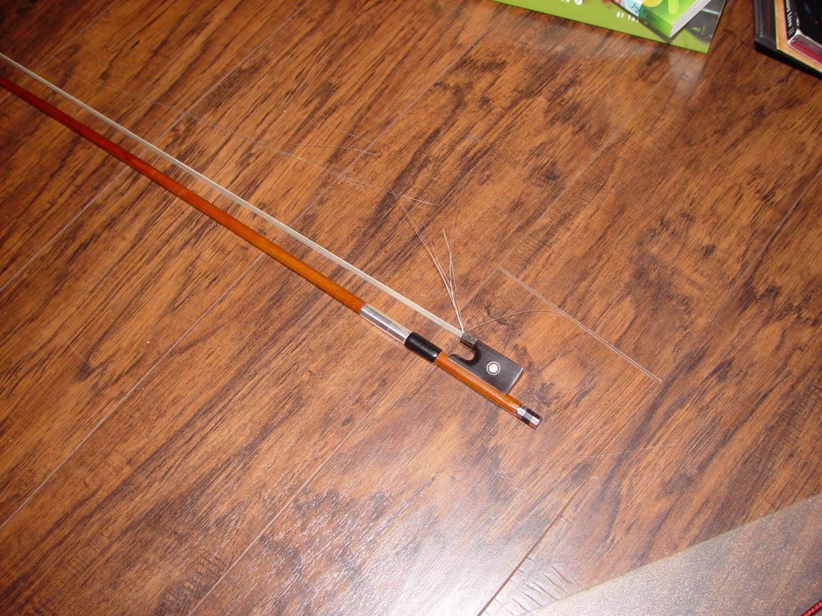 MI&VI NB-510 Brazilwood Violin Bow 4/4 with Ebony Frog | Octagonal Silver Mount | Well Balanced | Light Weight | Mongolian Horse Hair customer photo 1