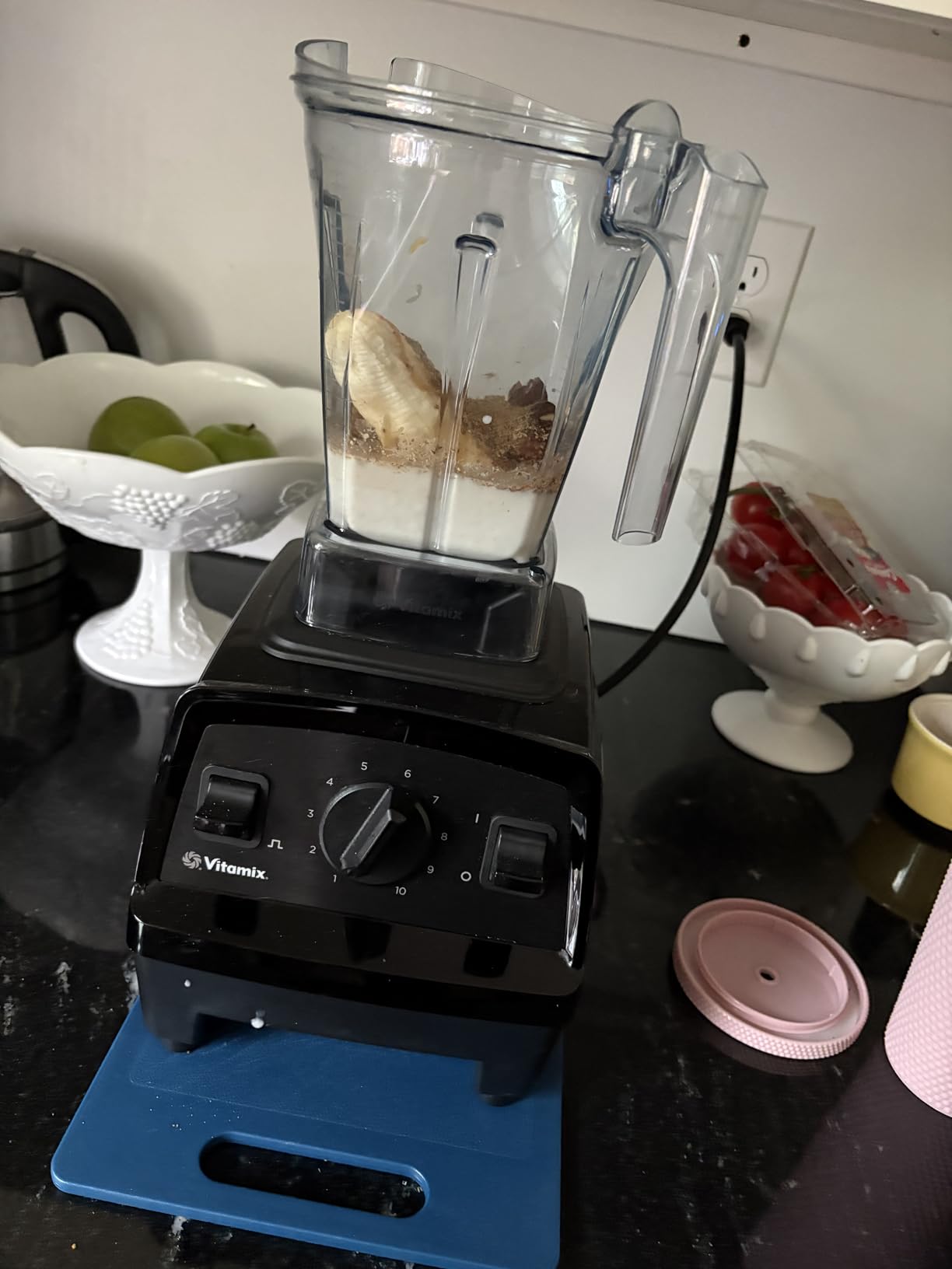 Vitamix E310 Explorian Blender, Professional-Grade, Self-Cleaning 48 oz. Container, Black customer photo 2