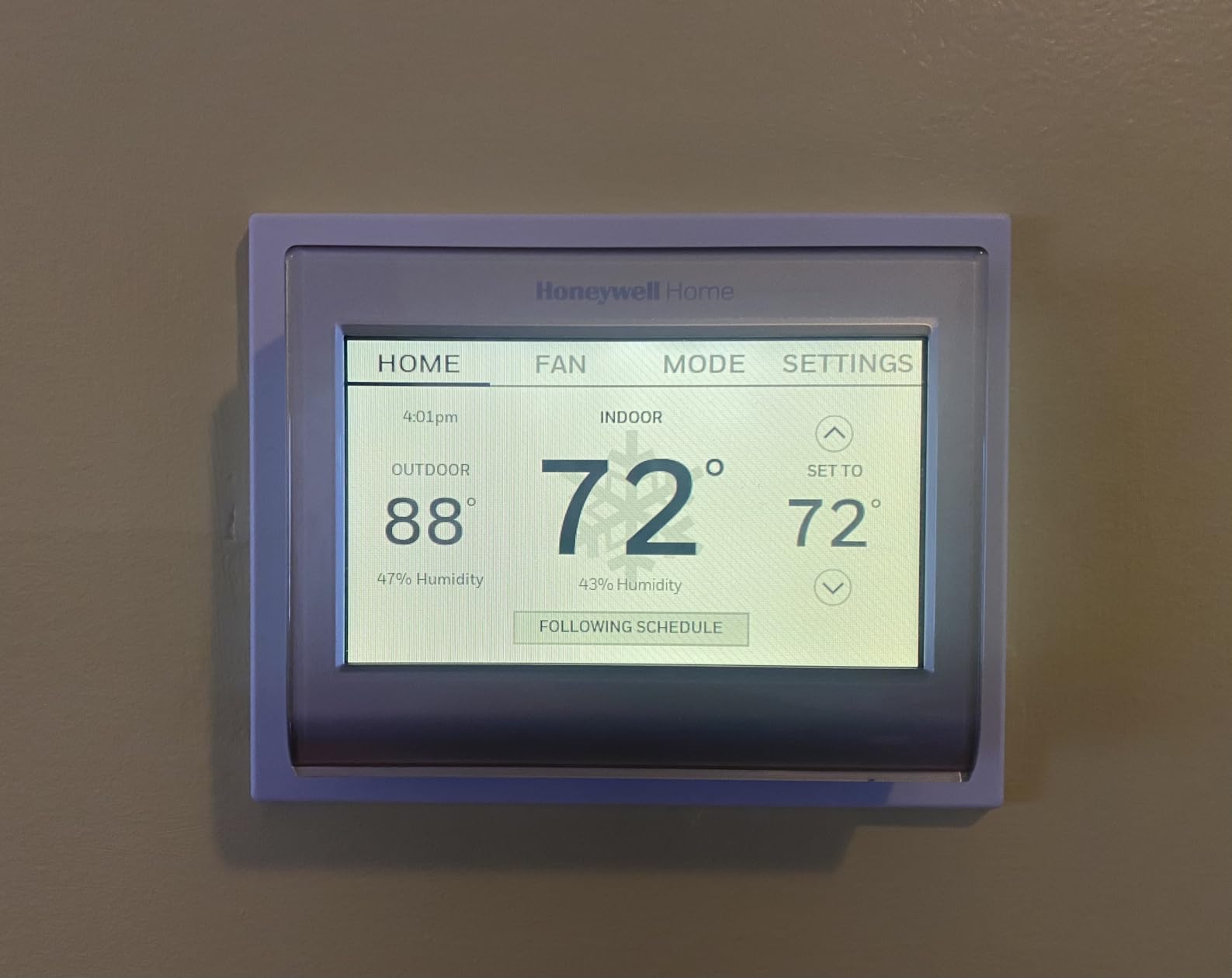 Honeywell Home RTH9585WF Wi-Fi Smart Color Thermostat, 7 Day Programmable, Touch Screen, Energy Star customer photo 1
