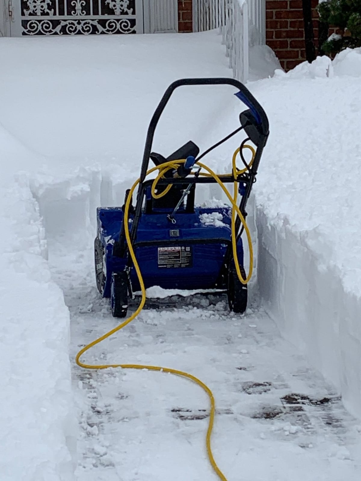 Snow Joe Corded Electric Snow Blower, 22 Clearing Path, Dual LEDs, SJ627E | Lights, 15 Amp, Steel Auger, 180° Adjustable Chute & Clean-Out Tool - High-Capacity for Large Driveways & Walkways customer photo 1