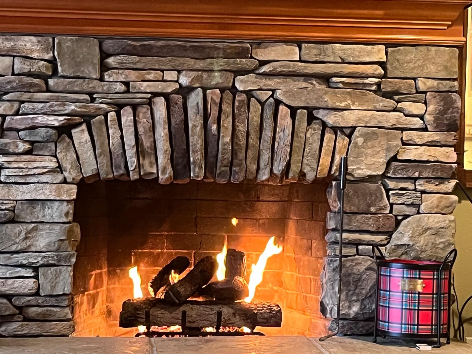 Real Fyre 24-Inch Live Oak Vented Gas Log Set, Natural Gas, Match-Lit with Burner, Grate & Gas Connection Kit, 90,000 BTU customer photo 2