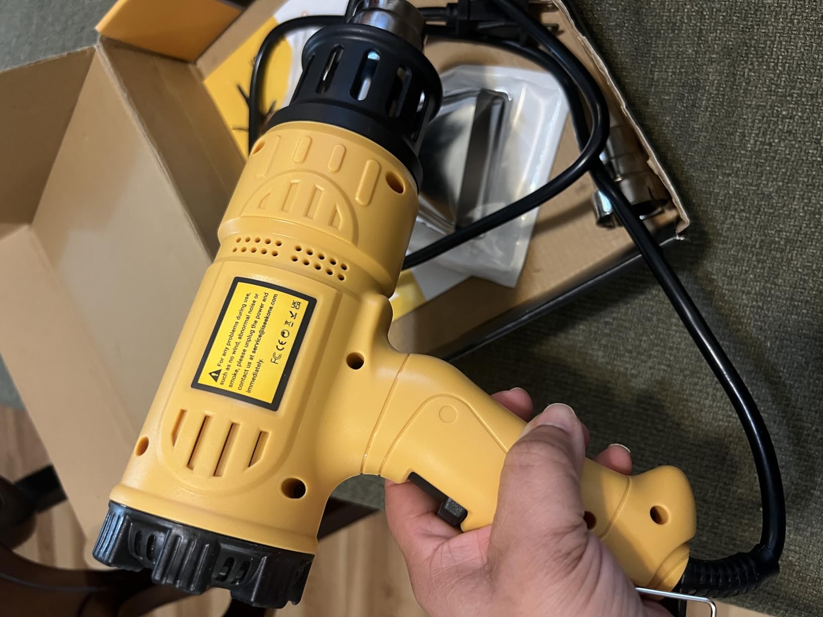 SEEKONE Heat Gun 1800W 122℉-1202℉ (50℃- 650℃) Fast Heating Heavy Duty Hot Air Gun Kit Variable Temperature Control Overheat Protection with 4 Nozzles for Crafts, Shrinking PVC, Stripping Paint (5.2FT) customer photo 2