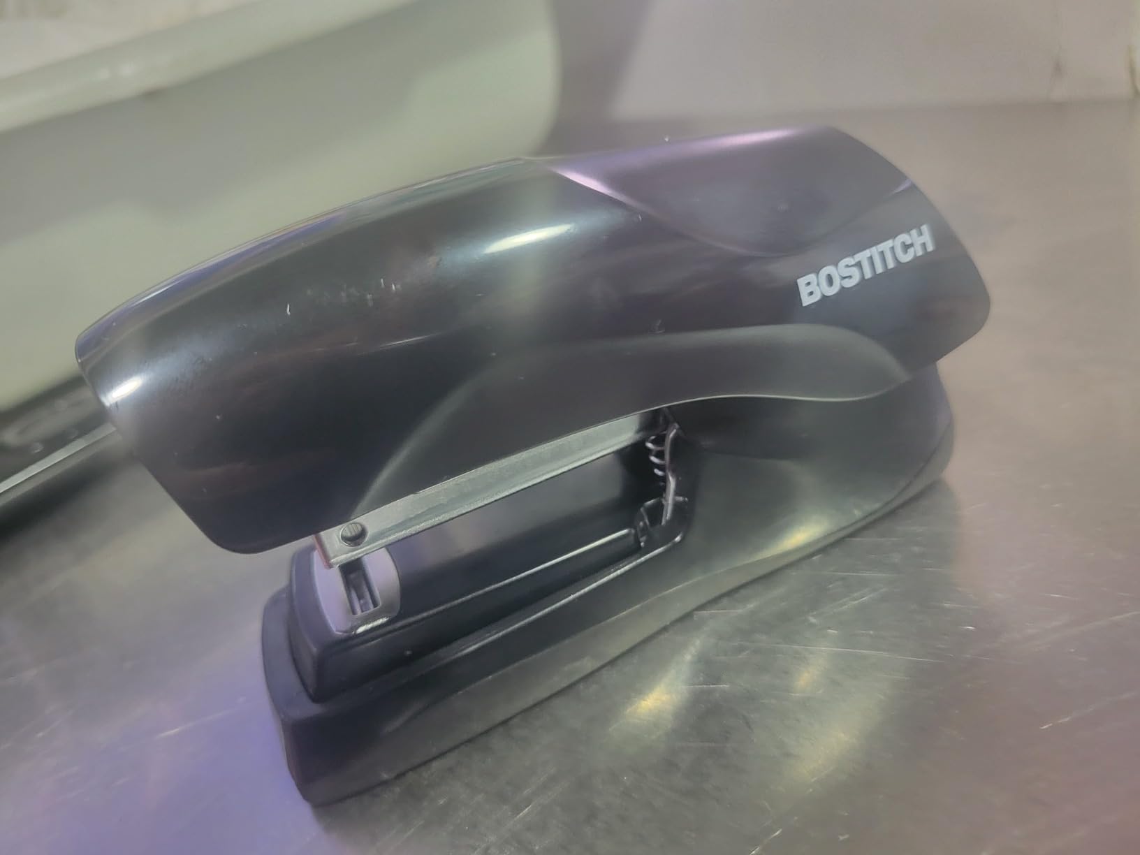 Bostitch Office Heavy Duty Stapler, 40 Sheet Capacity, No Jam, Half Strip, Fits into the Palm of Your Hand, For Classroom, Office or Desk, Black customer photo 2