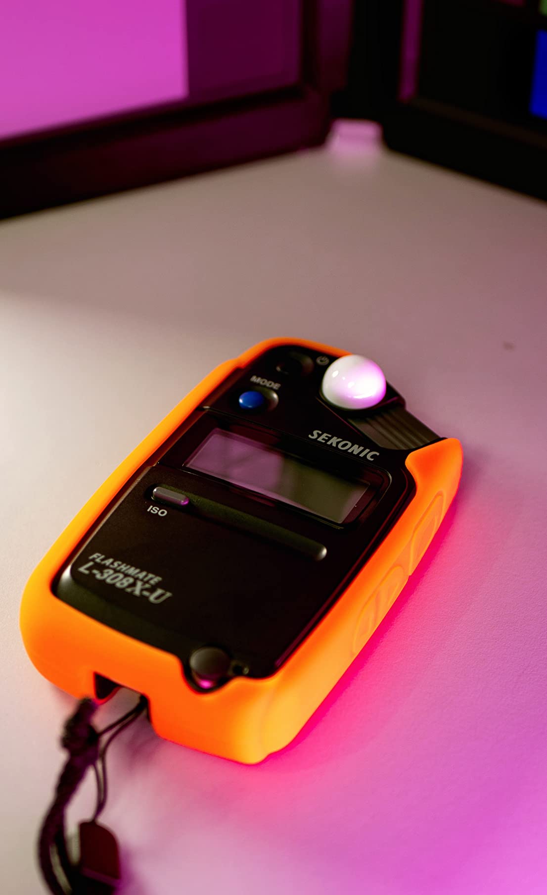 Sekonic L-308X-U Flashmate Light Meter, Compact Digital Incident & Reflected Exposure Meter with Photo, Cine & HD Cine Modes, LCD Auto Backlight, Illuminance Measurement, Pocket-Sized Design customer photo 2