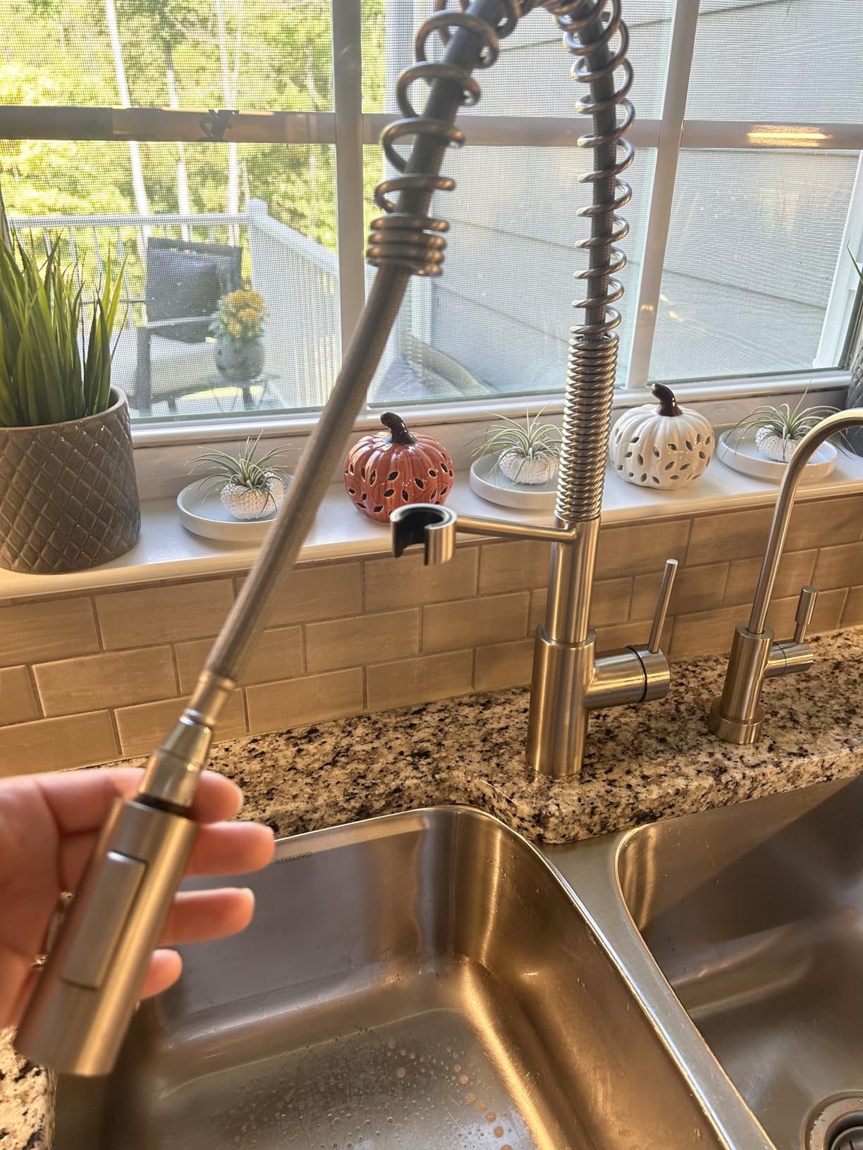 KRAUS Oletto Commercial Style Single Handle Pull Down Kitchen Faucet with QuickDock Top Mount Installation Assembly in Spot Free Stainless Steel, KPF-2631SFS customer photo 2