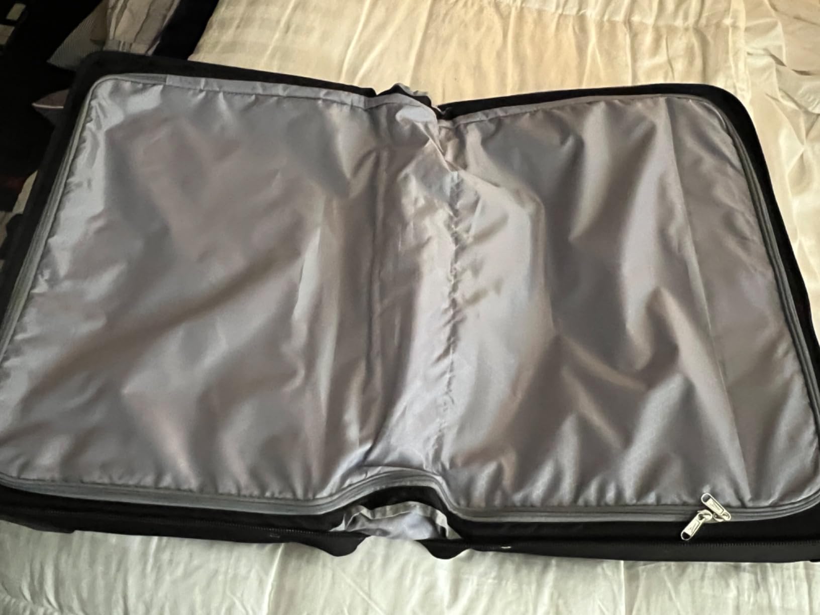 Travelpro Maxlite 5 Softside Carry-On Rolling Garment Bag, Black, 22-Inch customer photo 1