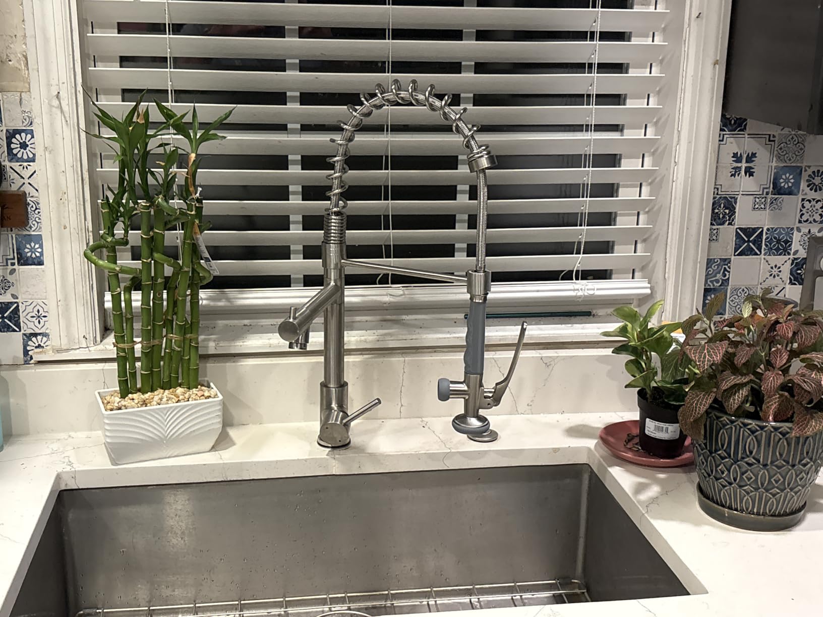 Fapully Commercial Pull Down Kitchen Sink Faucet with Sprayer Brushed Nickel customer photo 1