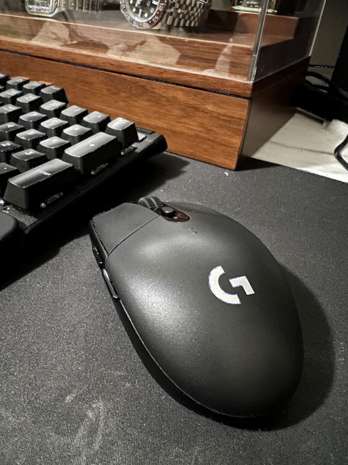 Logitech G305 Lightspeed Wireless Gaming Mouse - Black | HERO sensor, 12,000 DPI, Six programmable buttons, 250-hour battery, On-board memory customer photo 2