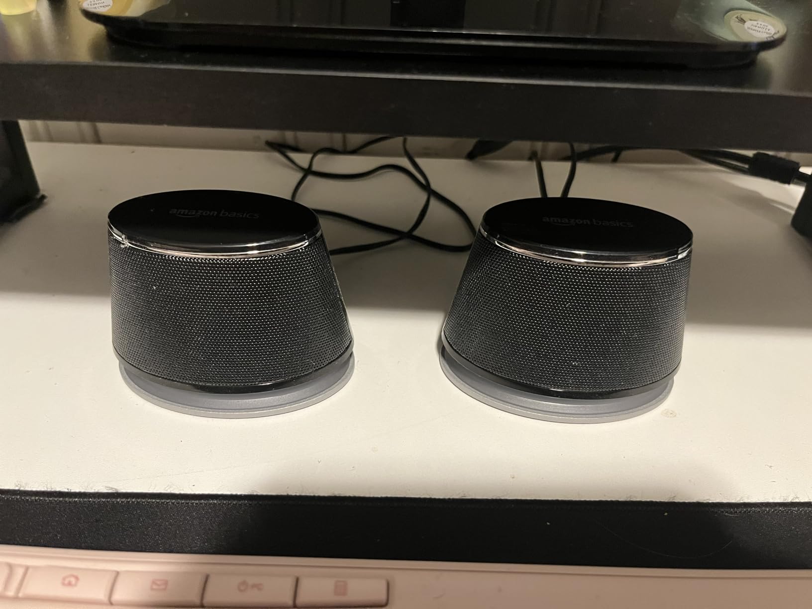 Amazon Basics Stereo 2.0 Speakers for PC or Laptop with Volume Control, 3.5mm Aux Input, USB-Powered customer photo 2
