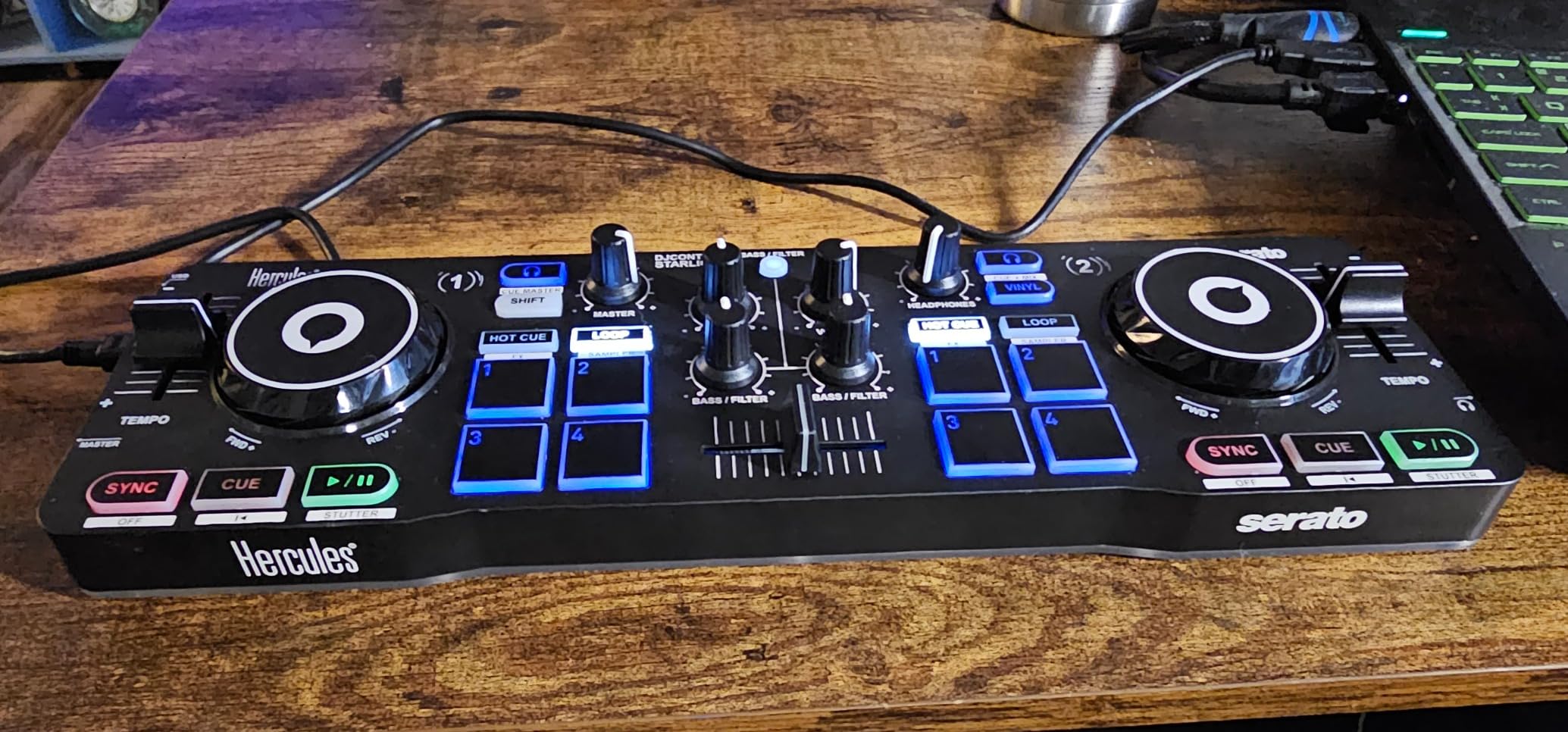 Hercules DJControl Starlight | Pocket USB DJ Controller with Serato DJ Lite, Touch-Sensitive Jog Wheels, Built-in Sound Card and Built-in Light Show | Ultra-compact 2-channel DJ controller with Serato DJ Lite, touch-sensitive jog wheels, RGB lighting, and built-in audio customer photo 2