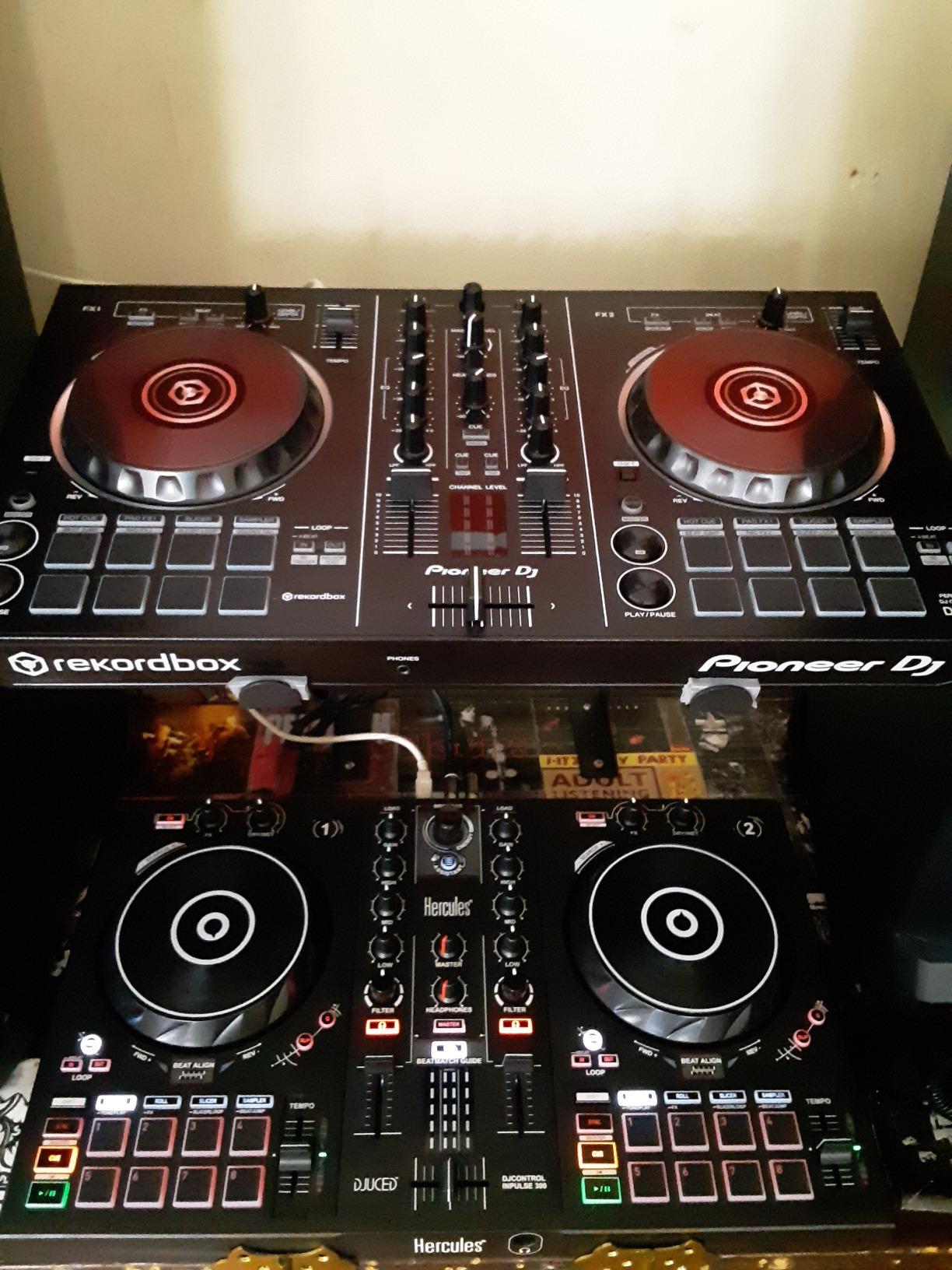 Hercules DJ Control Inpulse 300 | 2 Channel USB Controller, with Beatmatch Guide, DJ Academy and Full DJ Software DJUCED Included customer photo 2