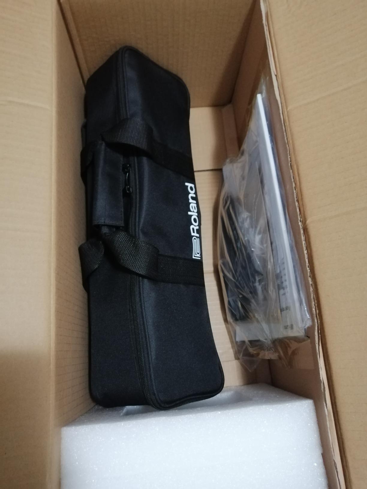 Roland AE-05 Aerophone GO | Compact Digital Wind Instrument | Advanced Control & Playability | 11 High-Quality Onboard Tones | Built-in Speaker | Headphone Connectivity | Bluetooth Enabled customer photo 2