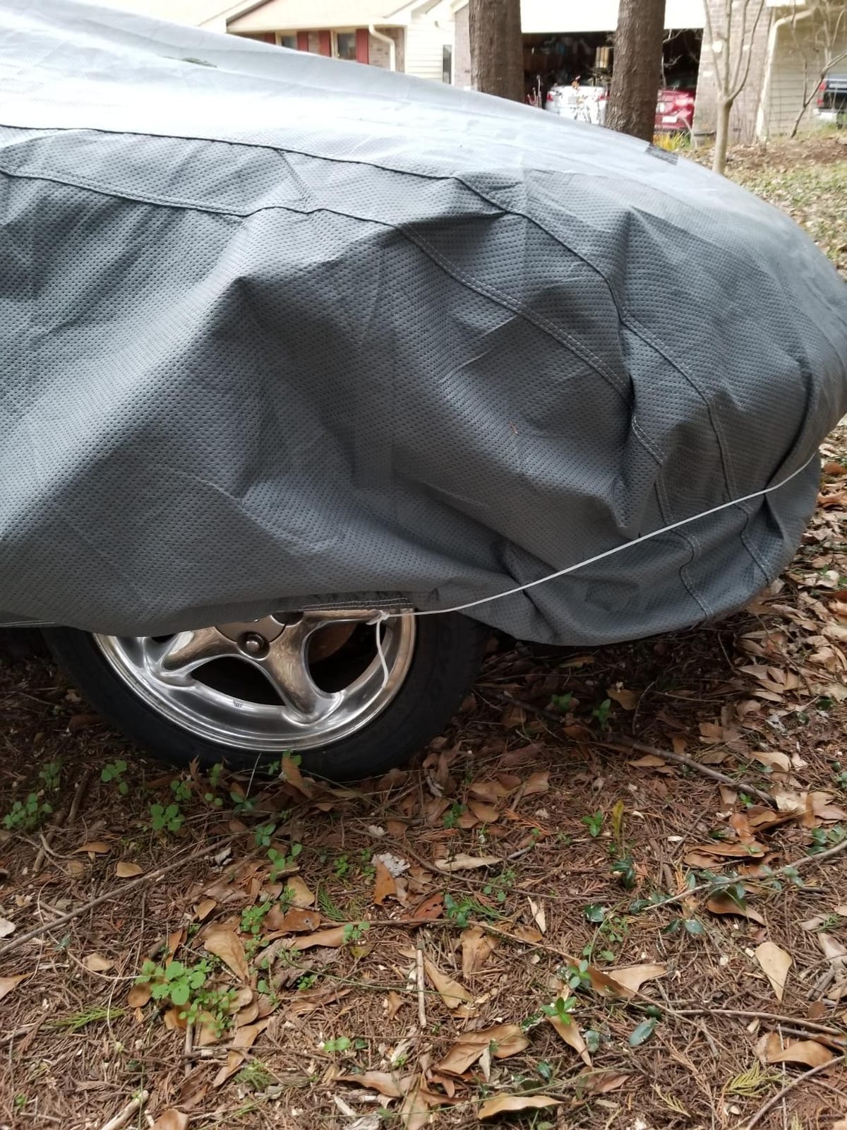 Motor Trend Breathable Lightweight Car Cover, Anti-Moisture Build-Up Water-Resistant Scratch-Resistant Travel-Friendly, Universal Fit for Cars SUVs Trucks Vans All-Weather Outdoor/Indoor, (XL) 210