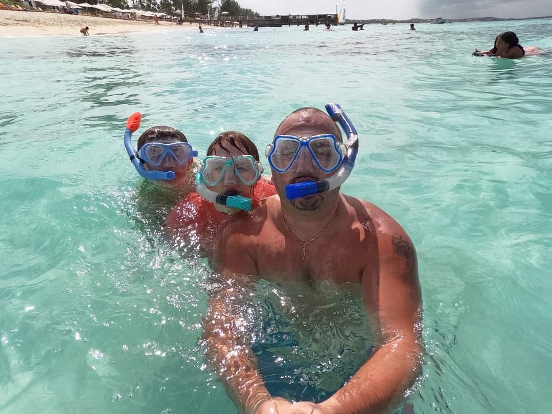 Greatever Snorkeling Gear for Adults Kids, Dry Snorkel Mask Set Anti-Fog | Panoramic Wide View Leak-proof, Swim Diving Mask with Dry Top Valve & Travel Mesh Bag, Comfortable Breathing customer photo 1