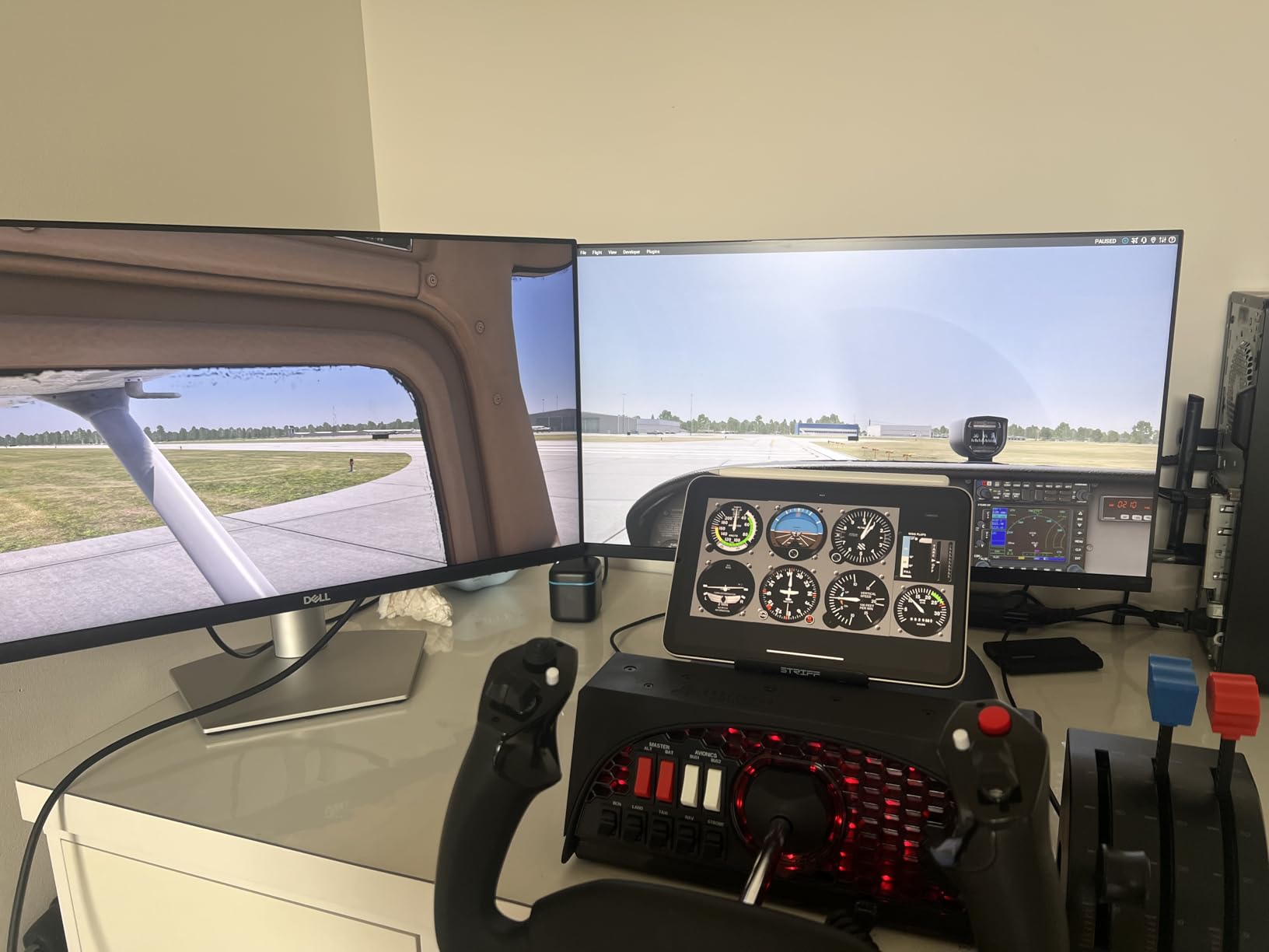 Honeycomb Alpha Flight Controls Yoke & Switch Panel - Flight Simulator Yoke w/ 180° Rotation, Steel Shaft, Ignition Switch, Fully-Equipped Handles, Dual Mounting - Compatible w/PC & Mac customer photo 2