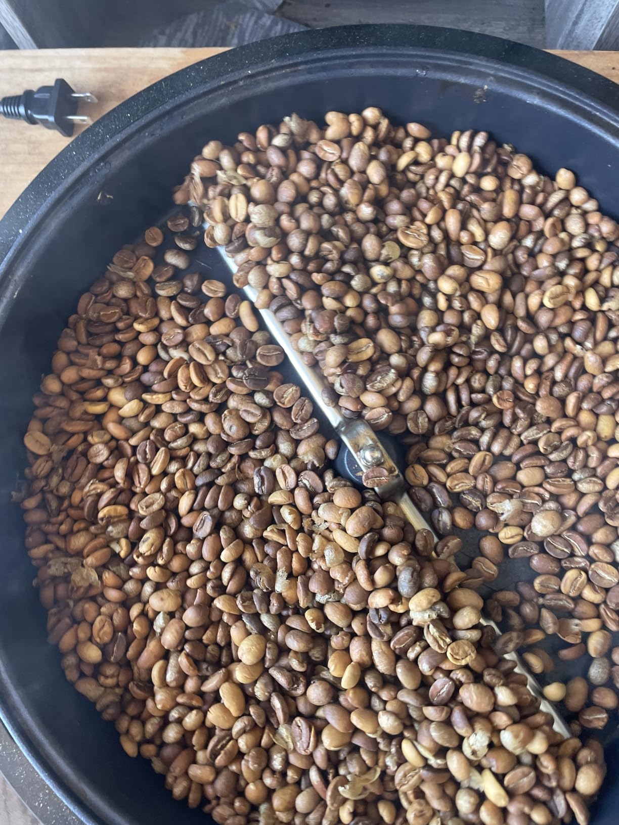 JIAWANSHUN 1.1LB Electric Coffee Bean Roaster 1200W | 0-240°C Adjustable Temp, Non-Stick Pan, for Green Coffee Beans, Home Use customer photo 1