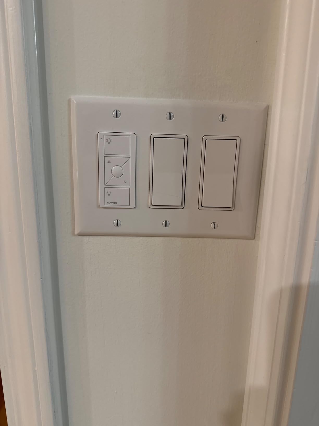 Lutron Caseta 3-Way Smart Dimmer Kit; LED Dimmer, Wireless Remote & Bracket | Wireless 3-way kit allows you to add a second switch anywhere without running wire, No neutral required. P-PKG1WB-WH, White customer photo 1