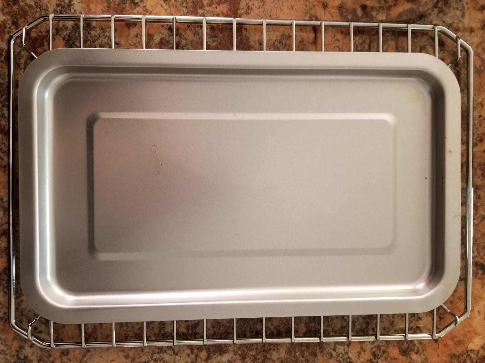 BLACK+DECKER XL 8-Slice Air Fry Toaster Oven, 5-in-1 customer photo 2