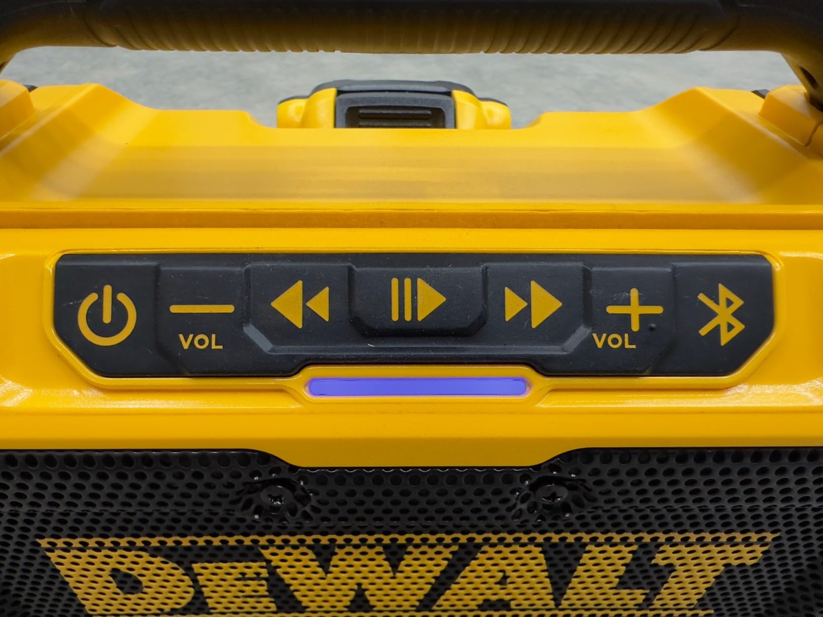 DEWALT 20V MAX Bluetooth Speaker, 100 ft Range, Durable for Jobsites, Phone Holder Included, Lasts 8-10 Hours with Single Charge (DCR010), Black Yellow customer photo 1
