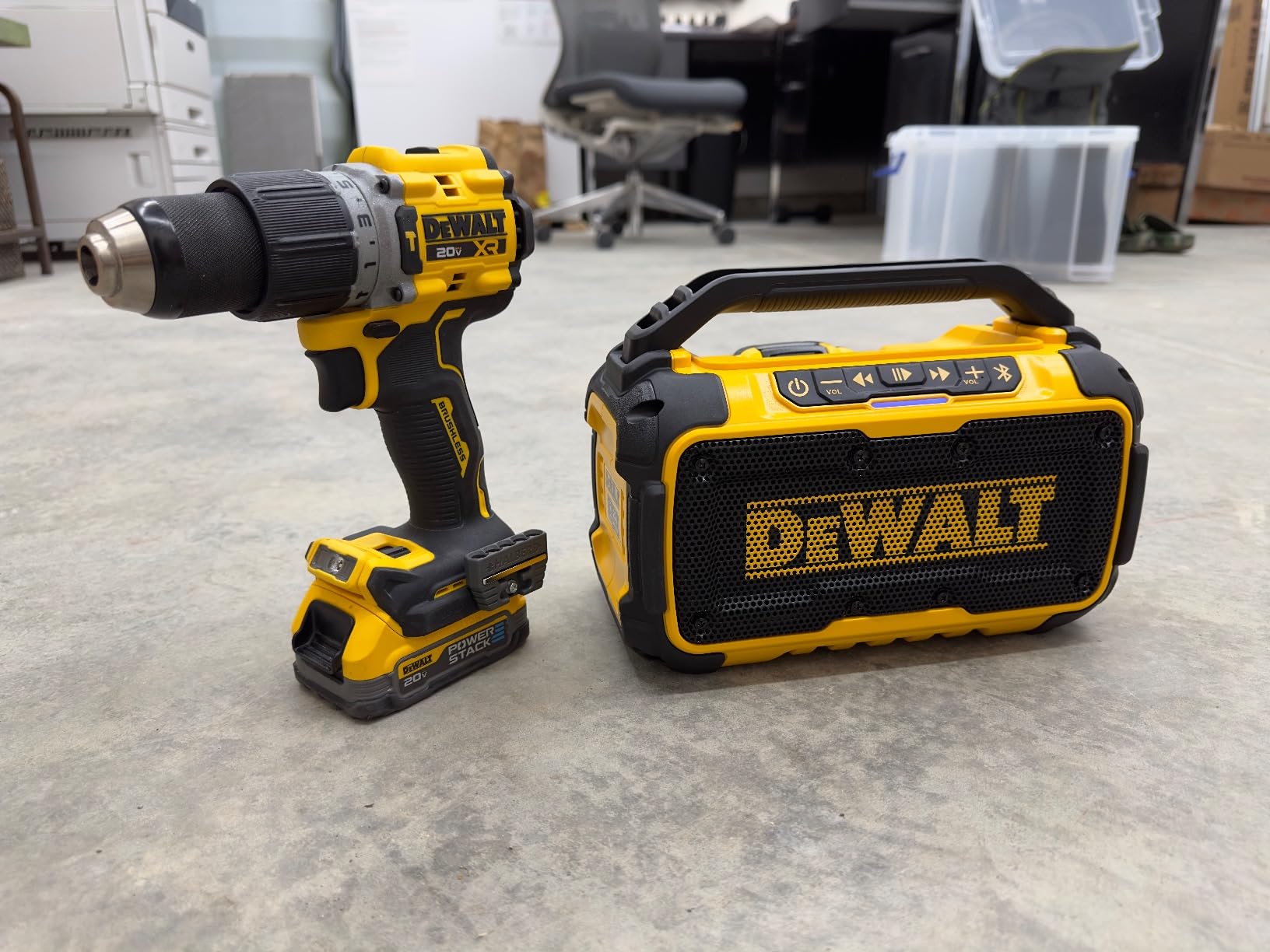 DEWALT 20V MAX Bluetooth Speaker, 100 ft Range, Durable for Jobsites, Phone Holder Included, Lasts 8-10 Hours with Single Charge (DCR010), Black Yellow customer photo 2