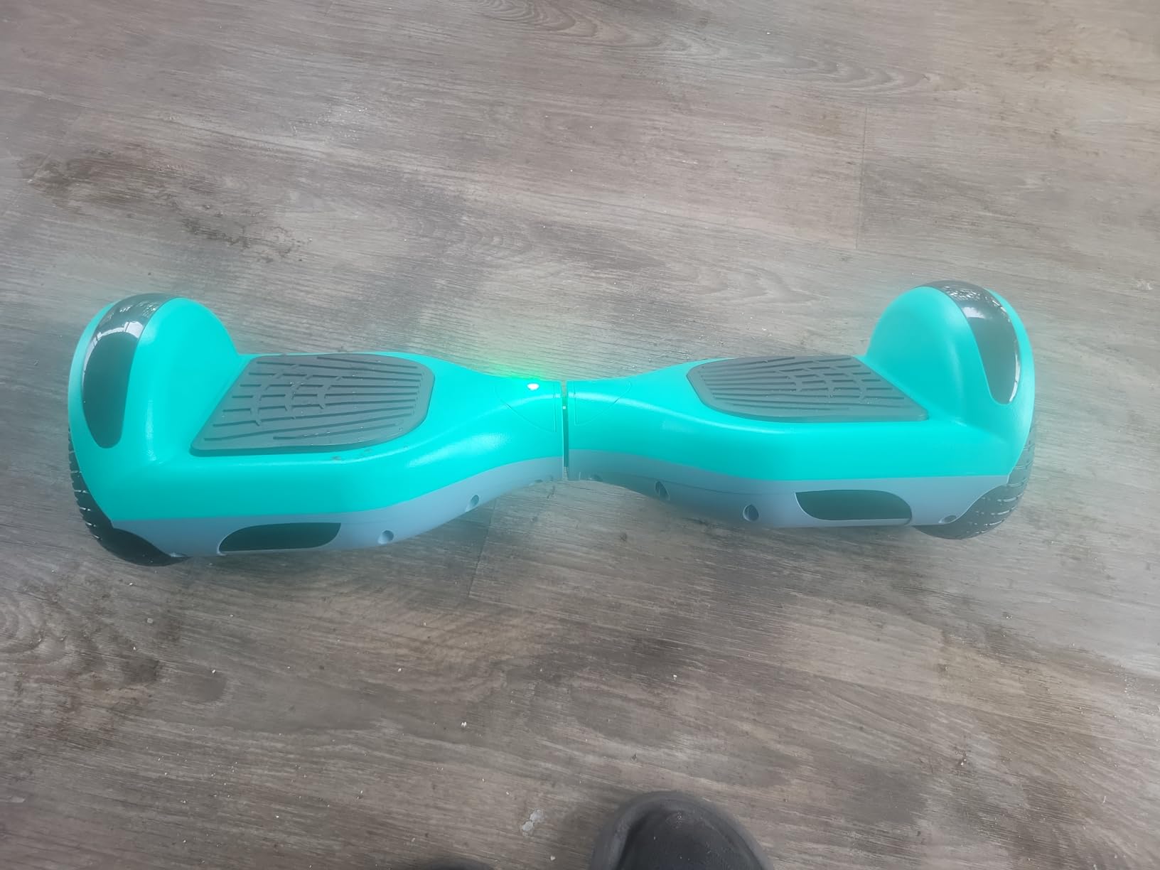 FLYING-ANT Hoverboard, 6.5 Inch Self Balancing Hoverboards with Bluetooth and Flashing LED Lights, Hover Board for Kids Teenagers customer photo 1