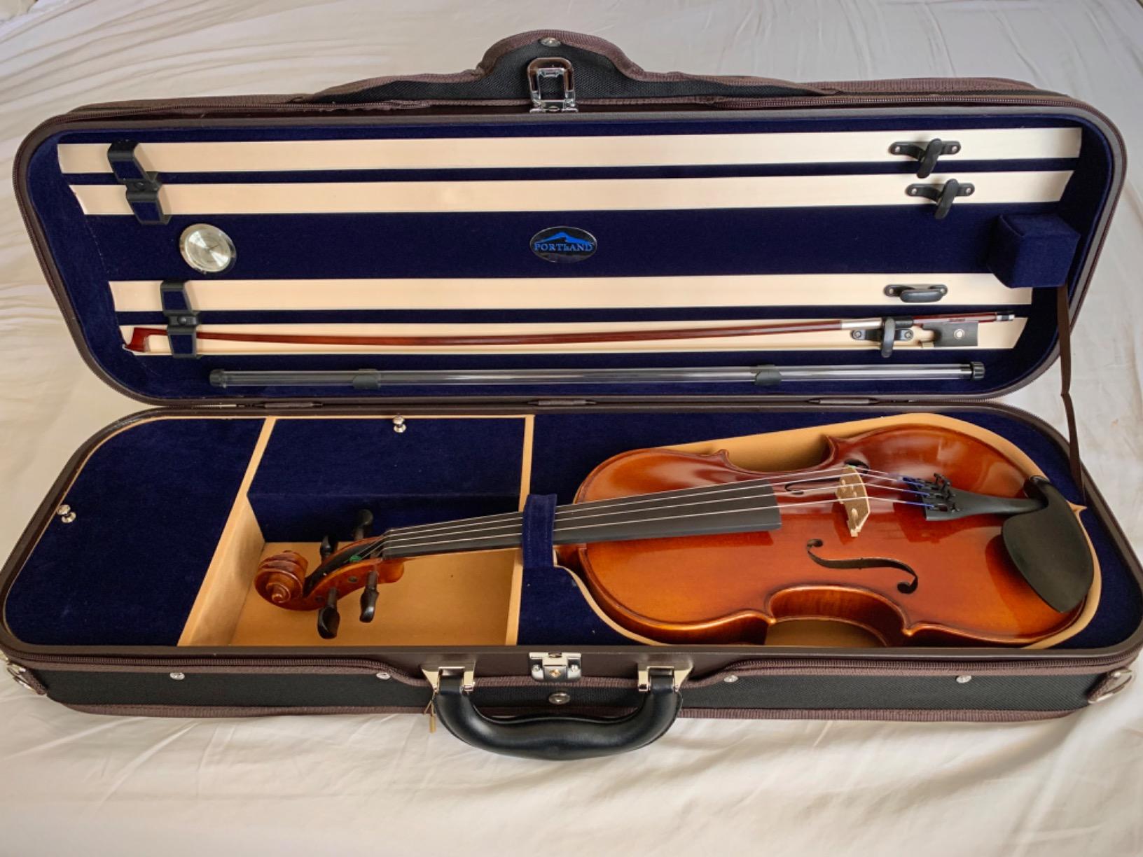 Louis Carpini G2 Violin Outfit 4/4 Full Size - Carrying Case and Accessories Included - Solid Maple Wood and Ebony Fittings By Kennedy Violins customer photo 1