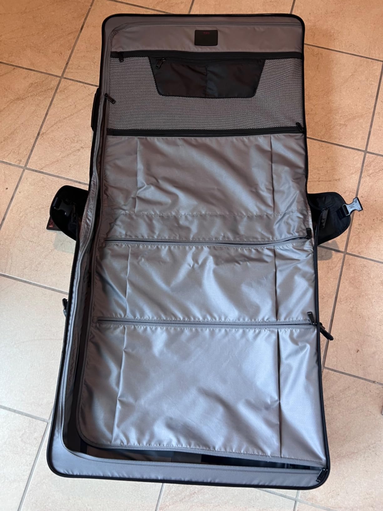 TUMI Alpha Large 4-Wheeled Garment Bag - Clothing Bag for Hanging Suits, Dresses & Coats - With TSA Lock - Midnight Black customer photo 1