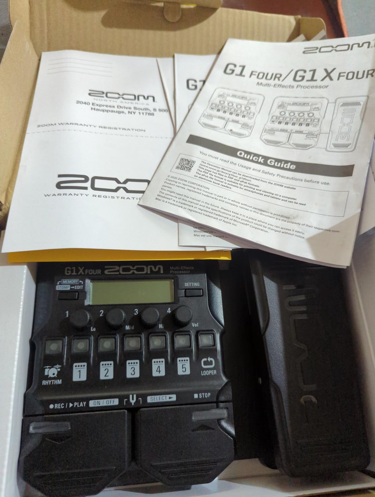 Zoom G1 Four Guitar Multi-Effects Processor | 70+ Effects, Amp Modeling, Looper, 68 Rhythm Patterns, Tuner, Battery Powered customer photo 2