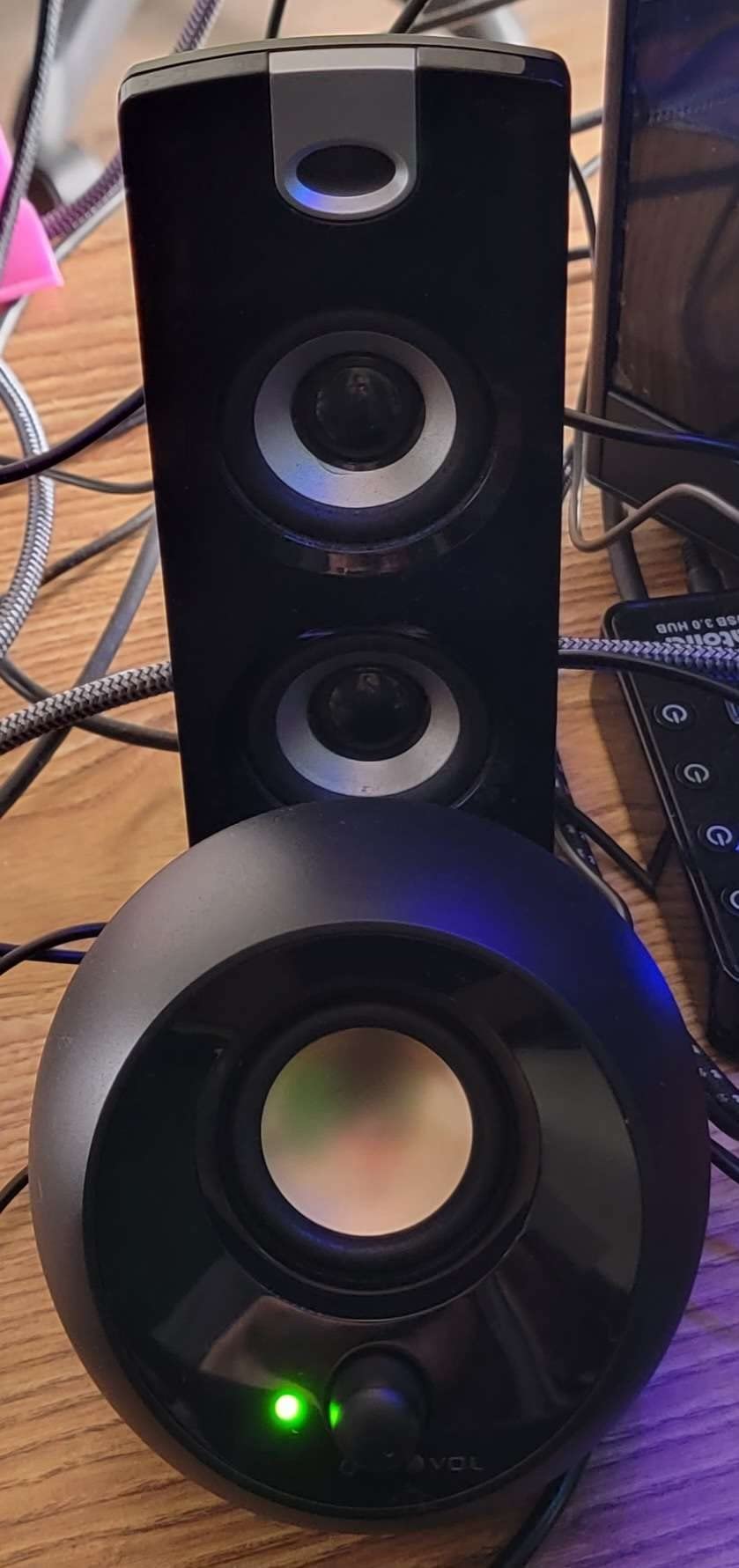 Creative Pebble Plus 2.1 USB-Powered Desktop Speakers with Down-Firing Subwoofer customer photo 1